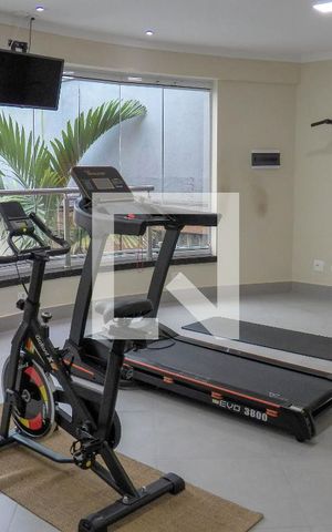 Casa à venda com 350m², 4 quartos e 5 vagas Casa à venda com 350m², 4 quartos e 5 vagasÁrea comum - Academia