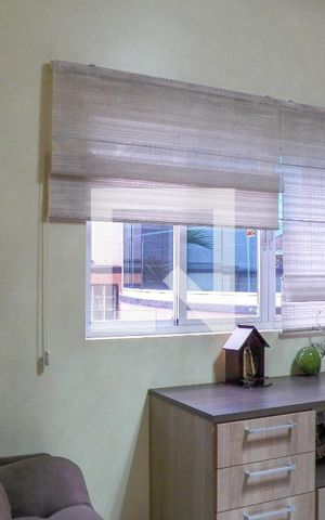 Casa à venda com 350m², 4 quartos e 5 vagas Casa à venda com 350m², 4 quartos e 5 vagasEscritório