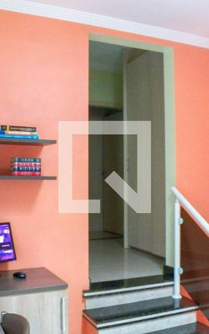 Casa à venda com 350m², 4 quartos e 5 vagas Casa à venda com 350m², 4 quartos e 5 vagasEscritório
