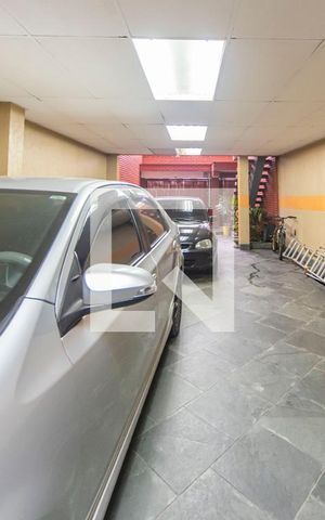 Casa à venda com 278m², 4 quartos e 3 vagas Casa à venda com 278m², 4 quartos e 3 vagasGaragem