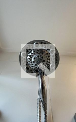 Apartamento para alugar com 80m², 2 quartos e 2 vagas Apartamento para alugar com 80m², 2 quartos e 2 vagasBanheiro da Suíte