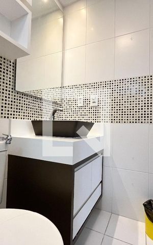 Apartamento para alugar com 80m², 2 quartos e 2 vagas Apartamento para alugar com 80m², 2 quartos e 2 vagasBanheiro da Suíte