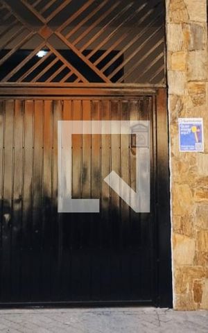 Casa à venda com 200m², 3 quartos e 4 vagas Casa à venda com 200m², 3 quartos e 4 vagasFachada