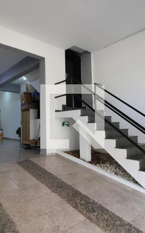 Casa à venda com 200m², 3 quartos e 4 vagasGaragem