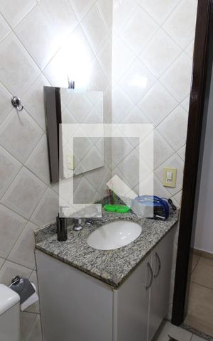 Casa à venda com 200m², 3 quartos e 4 vagasBanheiro 