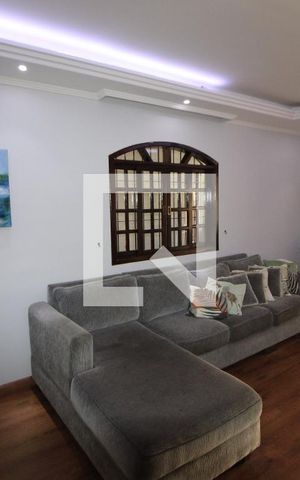Casa à venda com 200m², 3 quartos e 4 vagasSala