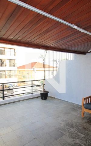 Casa à venda com 200m², 3 quartos e 4 vagasSala - Varanda
