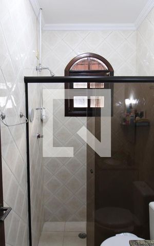Casa à venda com 200m², 3 quartos e 4 vagasBanheiro 