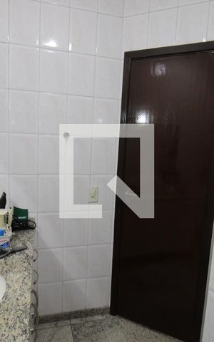 Casa à venda com 200m², 3 quartos e 4 vagasQuarto 1 - Banheiro