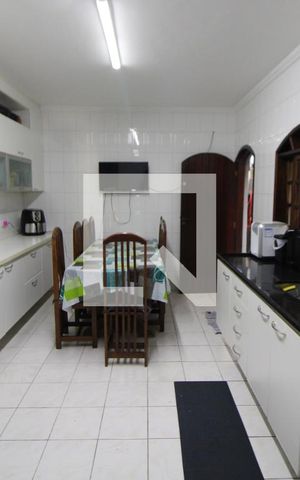 Casa à venda com 200m², 3 quartos e 4 vagasCozinha
