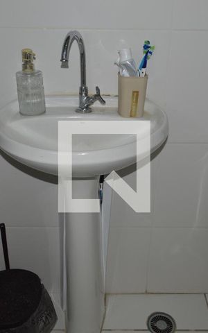 Apartamento à venda com 42m², 2 quartos e sem vagaBanheiro