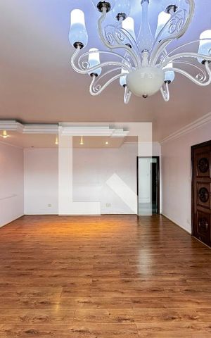 Apartamento para alugar com 205m², 4 quartos e 1 vagaSala