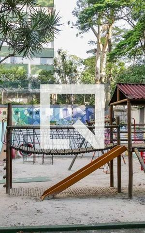 Apartamento para alugar com 205m², 4 quartos e 1 vaga Apartamento para alugar com 205m², 4 quartos e 1 vagaPlayground