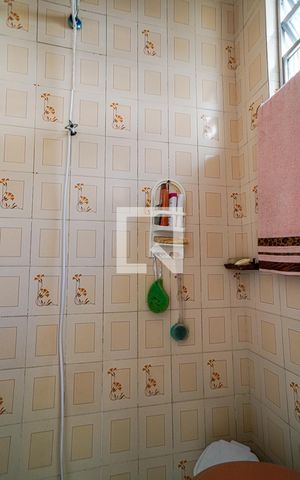 Casa à venda com 214m², 5 quartos e 2 vagas Casa à venda com 214m², 5 quartos e 2 vagasÁrea de Serviço