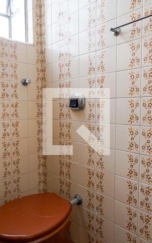 Casa à venda com 214m², 5 quartos e 2 vagas Casa à venda com 214m², 5 quartos e 2 vagasBanheiro do Suite 2 andar