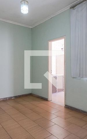 Casa à venda com 214m², 5 quartos e 2 vagas Casa à venda com 214m², 5 quartos e 2 vagasQuarto Segundo andar