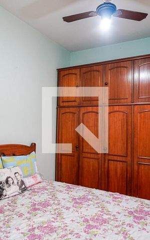 Casa à venda com 214m², 5 quartos e 2 vagas Casa à venda com 214m², 5 quartos e 2 vagasQuarto 1