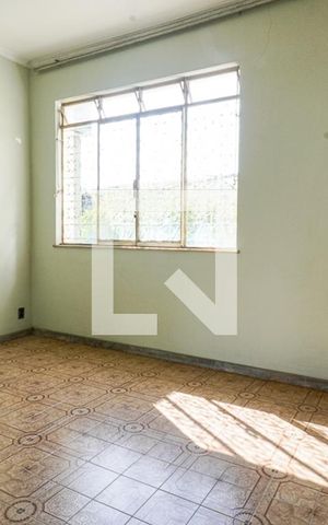 Casa à venda com 214m², 5 quartos e 2 vagas Casa à venda com 214m², 5 quartos e 2 vagasQuarto Segundo andar