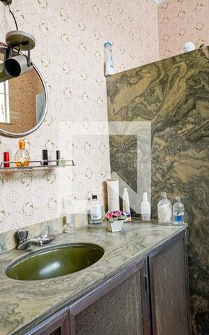 Casa à venda com 214m², 5 quartos e 2 vagas Casa à venda com 214m², 5 quartos e 2 vagasBanheiro do Quarto 1