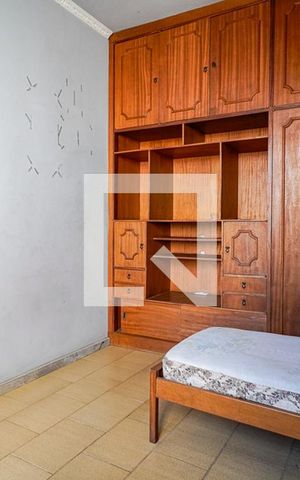 Casa à venda com 214m², 5 quartos e 2 vagas Casa à venda com 214m², 5 quartos e 2 vagasQuarto segundo andar