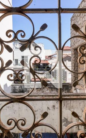 Casa à venda com 214m², 5 quartos e 2 vagas Casa à venda com 214m², 5 quartos e 2 vagasQuarto segundo andar