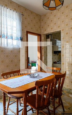 Casa à venda com 214m², 5 quartos e 2 vagas Casa à venda com 214m², 5 quartos e 2 vagasCozinha
