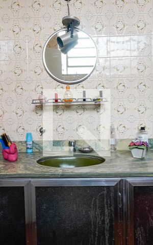 Casa à venda com 214m², 5 quartos e 2 vagas Casa à venda com 214m², 5 quartos e 2 vagasBanheiro do Quarto 1
