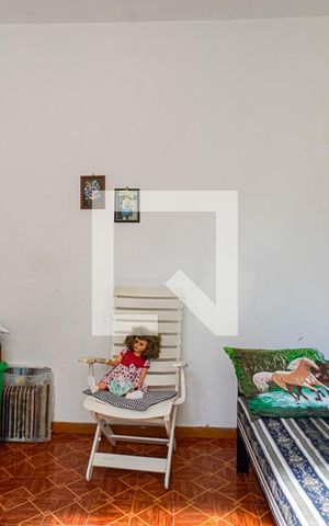 Casa à venda com 214m², 5 quartos e 2 vagas Casa à venda com 214m², 5 quartos e 2 vagasQuarto 2