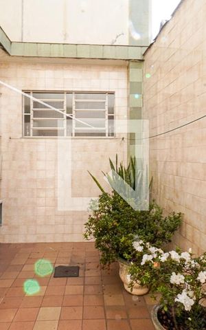 Casa à venda com 214m², 5 quartos e 2 vagas Casa à venda com 214m², 5 quartos e 2 vagasQuarto 2