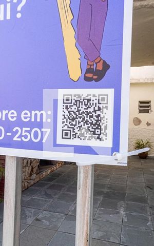 Casa à venda com 214m², 5 quartos e 2 vagas Casa à venda com 214m², 5 quartos e 2 vagasPlaquinha Quinto Andar - fachada