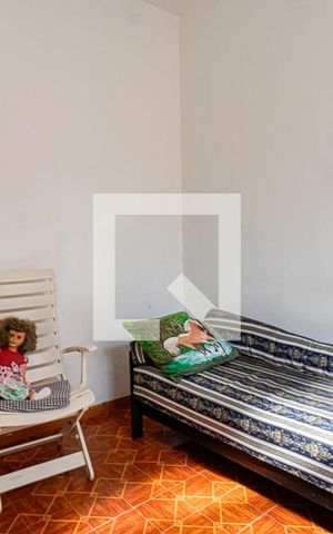 Casa à venda com 214m², 5 quartos e 2 vagas Casa à venda com 214m², 5 quartos e 2 vagasQuarto 2