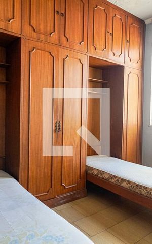 Casa à venda com 214m², 5 quartos e 2 vagas Casa à venda com 214m², 5 quartos e 2 vagasQuarto segundo andar