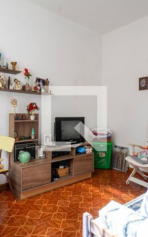 Casa à venda com 214m², 5 quartos e 2 vagas Casa à venda com 214m², 5 quartos e 2 vagasQuarto 2