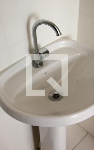 Apartamento para alugar com 33m², 2 quartos e sem vaga Apartamento para alugar com 33m², 2 quartos e sem vagaBanheiro