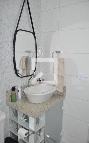 Casa à venda com 100m², 3 quartos e 10 vagasBanheiro 2