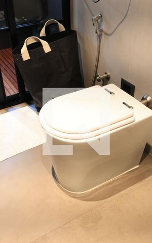 Apartamento para alugar com 90m², 1 quarto e 1 vaga Apartamento para alugar com 90m², 1 quarto e 1 vagaBanheiro da Suíte