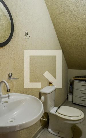 Casa à venda com 312m², 3 quartos e 4 vagasBanheiro de serviço