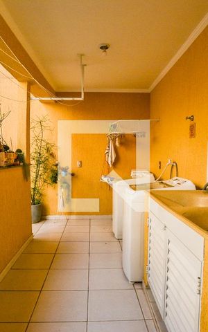 Casa à venda com 312m², 3 quartos e 4 vagasÁrea de Serviço