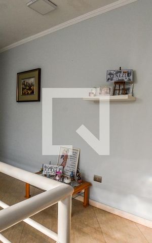 Casa à venda com 312m², 3 quartos e 4 vagasEscada