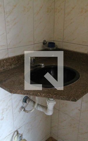 Casa à venda com 336m², 3 quartos e 2 vagasBanheiro da suíte 1