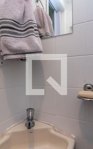 Apartamento à venda com 71m², 2 quartos e 2 vagasBanheiro de Serviço