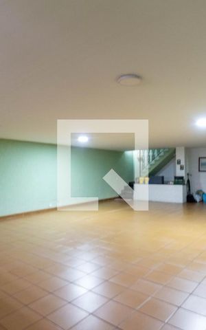 Casa à venda com 500m², 5 quartos e 5 vagas Casa à venda com 500m², 5 quartos e 5 vagasGaragem