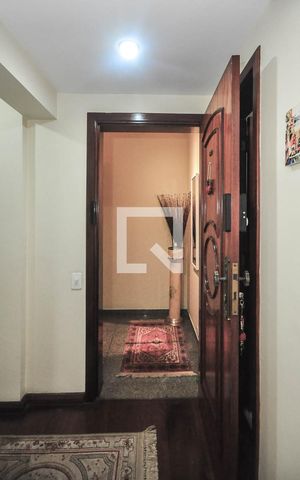 Apartamento à venda com 180m², 4 quartos e 4 vagas Apartamento à venda com 180m², 4 quartos e 4 vagasHall Privativo