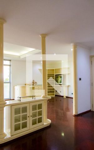 Apartamento à venda com 175m², 3 quartos e 2 vagas Apartamento à venda com 175m², 3 quartos e 2 vagasSala