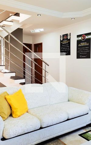 Casa à venda com 391m², 3 quartos e 4 vagas Casa à venda com 391m², 3 quartos e 4 vagasSala