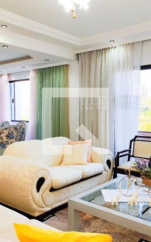 Casa à venda com 391m², 3 quartos e 4 vagas Casa à venda com 391m², 3 quartos e 4 vagasSala