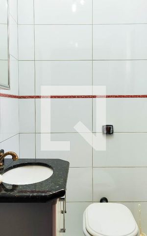 Casa à venda com 391m², 3 quartos e 4 vagas Casa à venda com 391m², 3 quartos e 4 vagasBanheiro Social