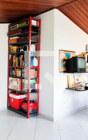 Casa à venda com 391m², 3 quartos e 4 vagas Casa à venda com 391m², 3 quartos e 4 vagasSotão