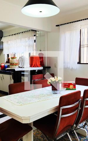 Casa à venda com 391m², 3 quartos e 4 vagas Casa à venda com 391m², 3 quartos e 4 vagasCozinha