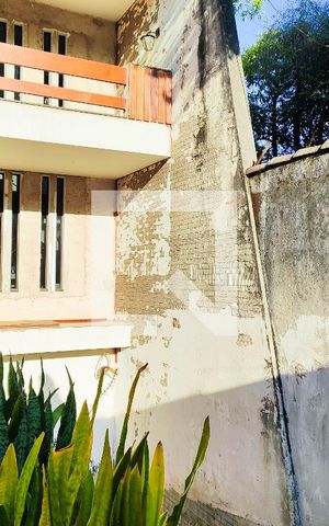 Casa à venda com 391m², 3 quartos e 4 vagas Casa à venda com 391m², 3 quartos e 4 vagasFachada
